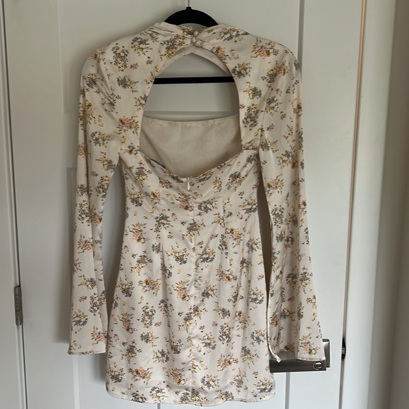 Graceful Bloom: Mock Neck Chiffon Flower Dress - Picture 6 of 7